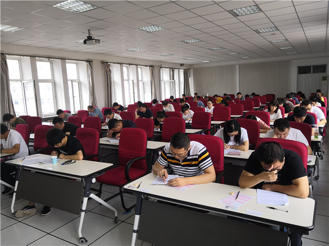 1564447551254662.jpg 6-学员参加考试.jpg